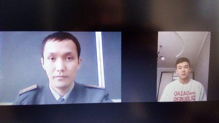 Мемлекеттік рәміздерді насихаттауға арналған "Ел намысын жықпайық" атты әскери патриоттық кездесуді  АӘД пәні мұғалімі онлайн форматтаоқушылармен өтті