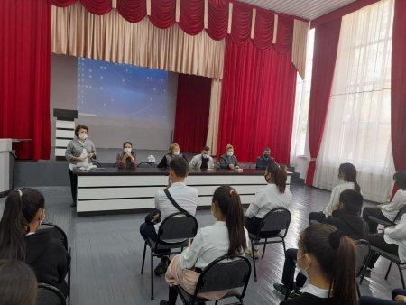 На основании Городского плана проведения Месячника правового воспитания 5 октября 2021 года в общеобразовательной средней школы №30 имени Ораза Жандосова был проведён Круглый стол на тему "Воспитаем законопослушное поколение!"