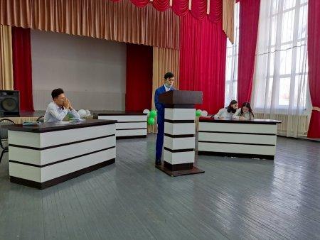 В рамках празднования тридцатой годовщины Независимости РК в школе №30 прошли Дебаты,в которых приняли участие ученики и учителя-магистранты.