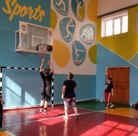 АТА-АНАЛАР АРАСЫНДА ВОЛЕЙБОЛ ЖАРЫСЫ ӨТТІ