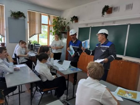 ОҚУШЫЛАРДЫҢ ҚАУІПСІЗДІГІ БАСТЫ НАЗАРДА